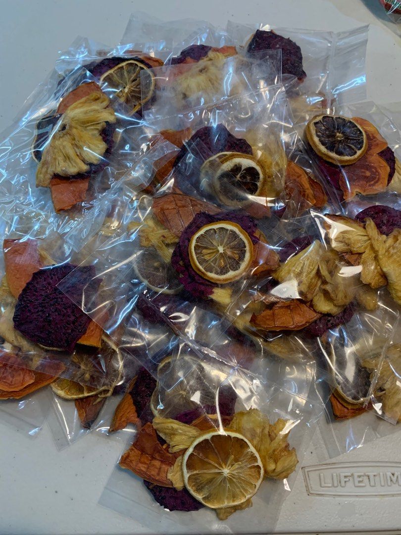 Dried fruits (Category: Health Food, Drinks & Tonics) located in Batangas. Submitted by devolerpyu19 (Listing ID 1242126254, Image 1). Description: pineapple, dragon fruits, lemon and papaya j&t and lbc only.