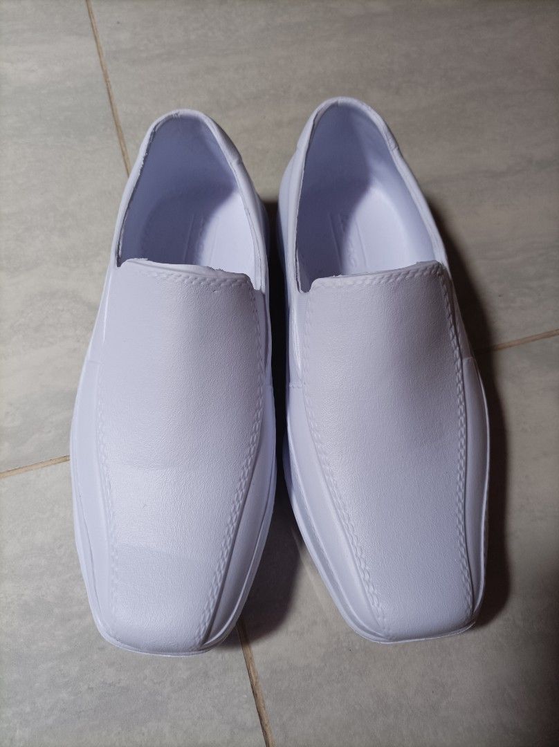 dillards nursing shoes