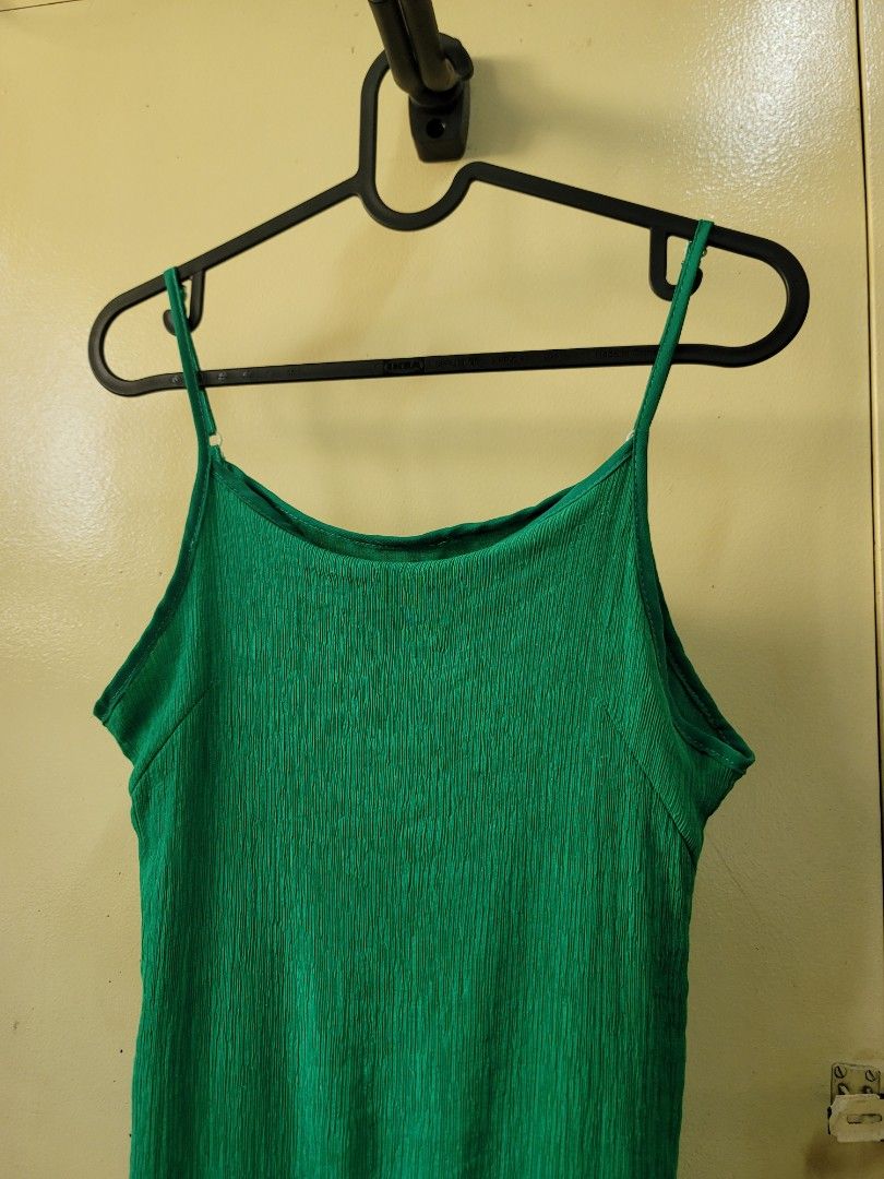 Emerald Green Cami Spaghetti Dress (Category: Dresses) located in Valenzuela. Submitted by rische (Listing ID 1241988354, Image 2). Description: 》Please make reading a habit《 Spaghetti Strap Dress Adjustable Color: Emerald Green Size: Small to Medium Fabric is like crepe. With very low slit on the sides. With inner linings Reservation is only 3 days from date of offer 🛵 Mode of Delivery/Shipping (MOD) shouldered by buyer Lalamove Grab Express J&
