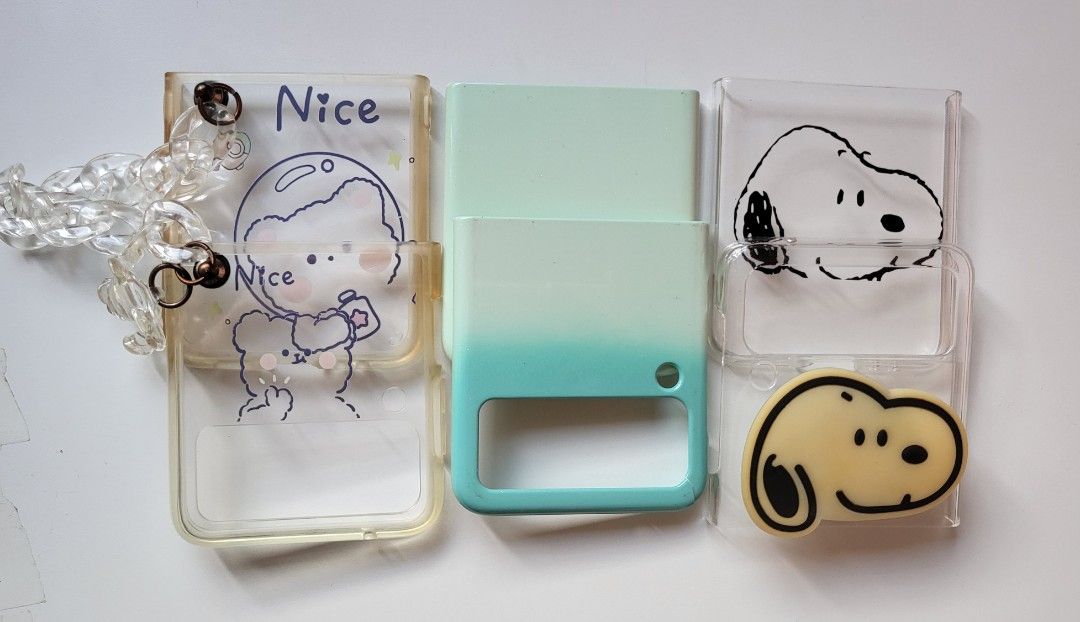 Everything else (Category: Everything Else) located in Singapore. Submitted by 521dsf (Listing ID 1242062769, Image 2). Description: Brand new hair clip, except for the phone case and skin scrapers; the three phone case for Samsung zflip 3; A phone case for the Huawei P20..