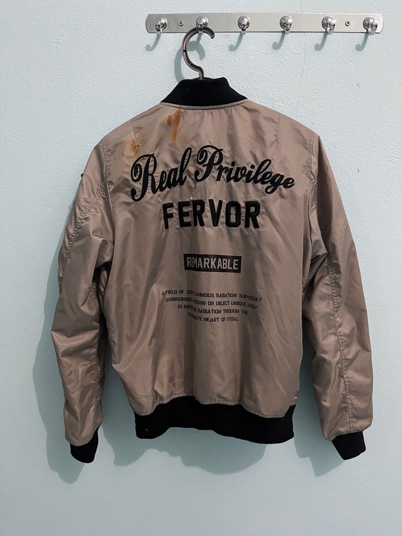 Evisu Bomber Jacket (Category: Coats, Jackets and Outerwear) located in Tanah Merah. Submitted by lyaghxzali (Listing ID 1242084331, Image 2). Description: Ada defect turun warna sikit. Tapi boleh hilang if basuh properly..