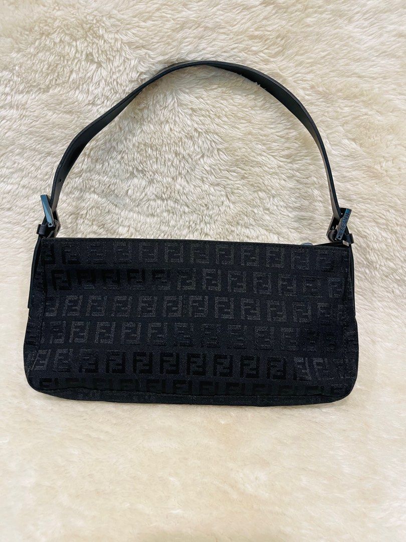 超新美品✨Fendi肩背包 腋下包 黑色Fendi原花 手提包 腋下包