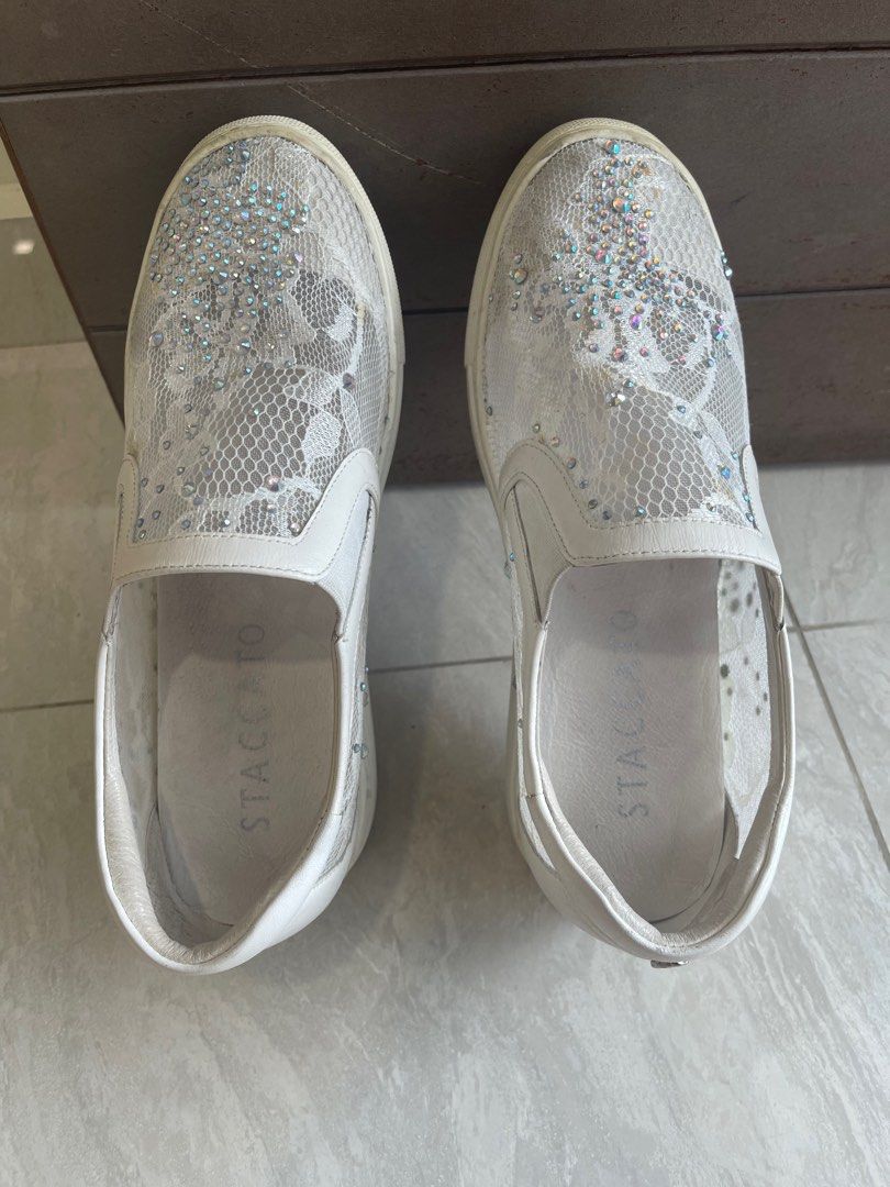 White snakeskin best sale slip on shoes
