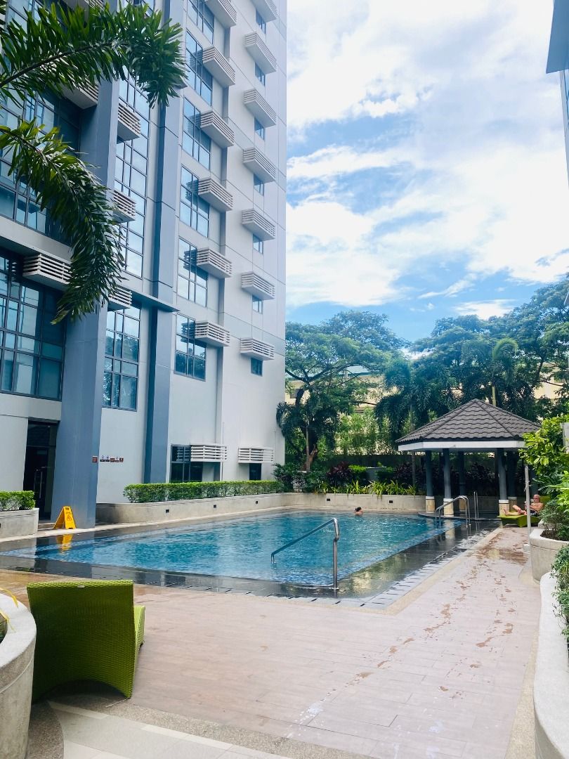 Fully furnished studio at Viceroy Residences with parking (optional