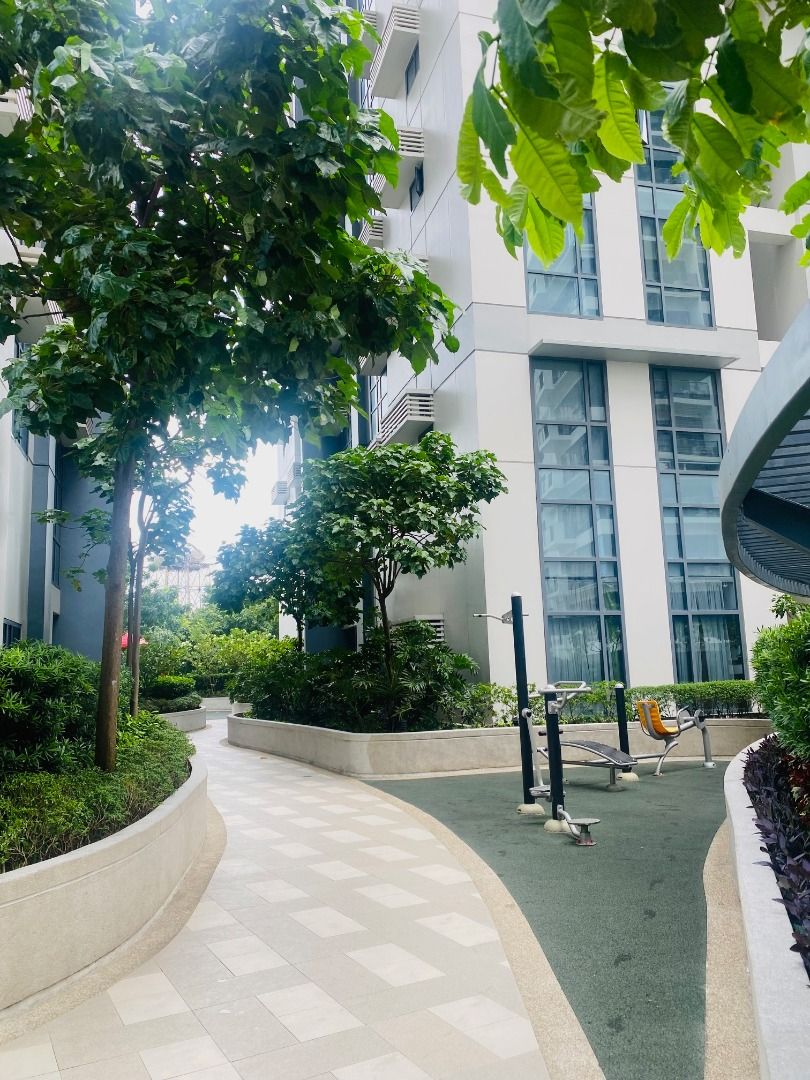 Fully furnished studio at Viceroy Residences with parking (optional