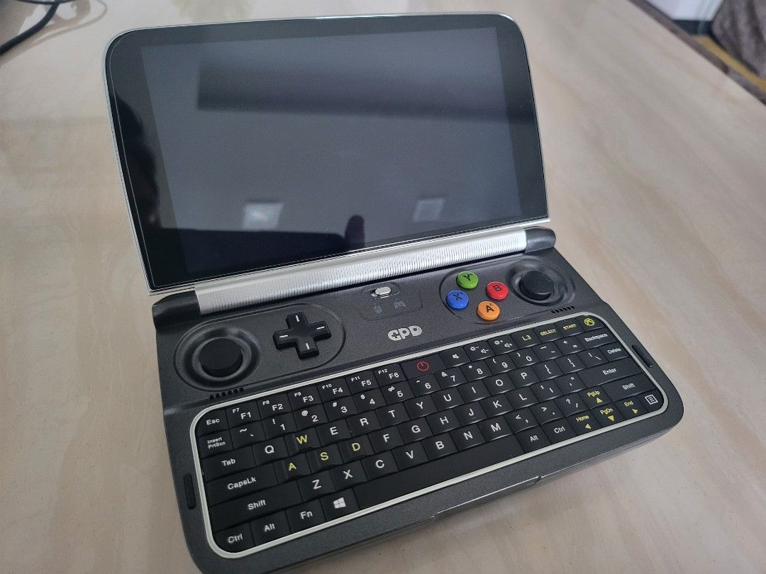 GPD Win 2 M3-7Y30 256gb 8gb RAM