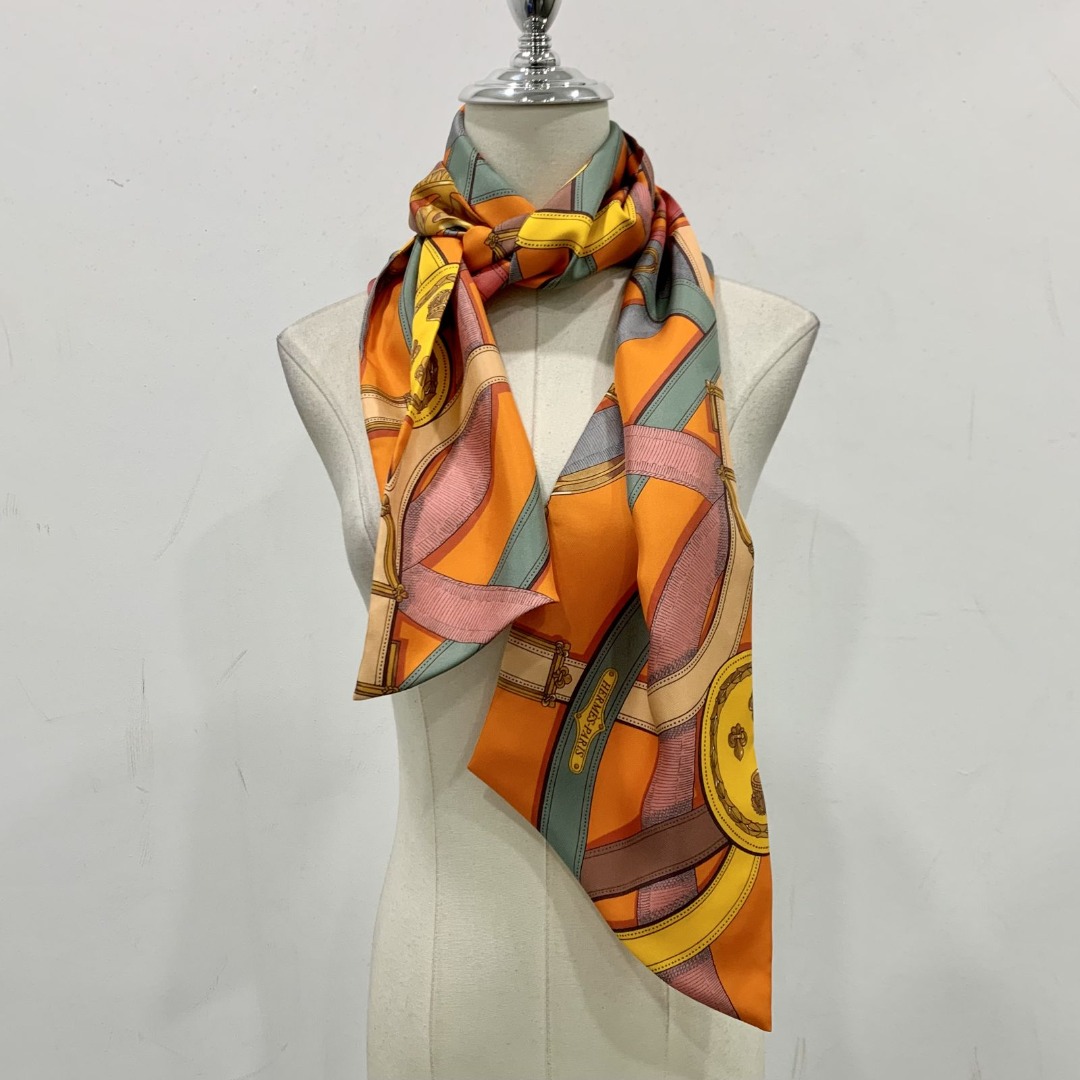 HERMES ORANGE SILK CAVALADOUR MAXI SCARF 237019674 WE, Luxury