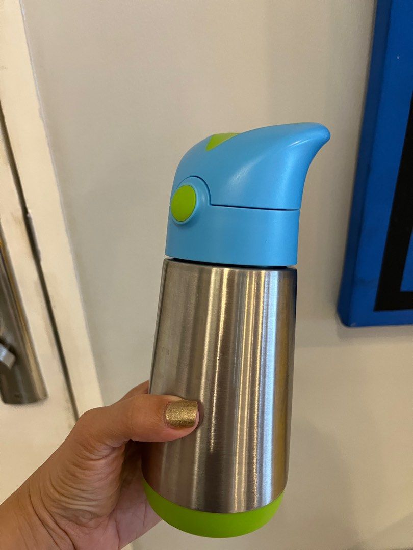 Insulated drink bottle 350ml (Category: Weaning & Toddler Feeding) located in Quezon City. Submitted by ceceben1 (Listing ID 1242149714, Image 1). Description: Kids drinking bottle Insulated keeps drink cold and warm 350ml , 12 oz Color ocean breeze (blue and green) Lightly used (1year) Payment via GCASH, for metro Manila buyers only. List price excludes shipping fee.