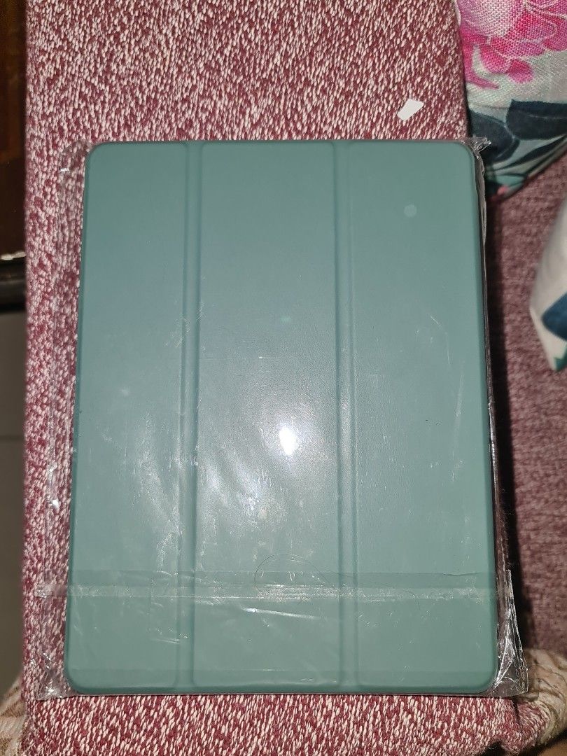 iPad Case (Category: iPad) located in San Pedro. Submitted by wonbnxs (Listing ID 1242068749, Image 1). Description: iPad - 7/8/9 and 10.2 inches rfs: wrong size mod: flash express, can also do same day delivery loc: San Pedro, Laguna feel free to dm for more pictures !!.