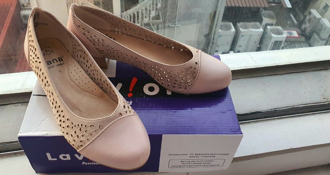 Jana Shoe, Women's Fashion, Footwear, Loafers on Carousell