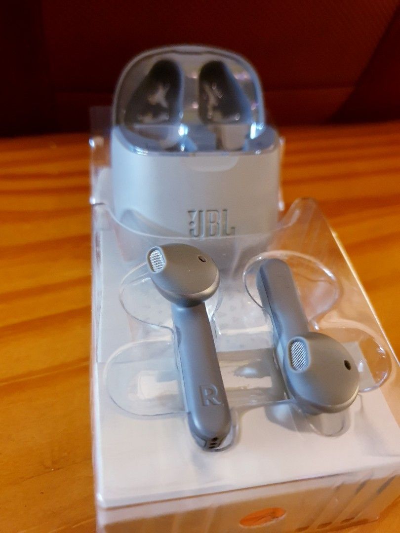 Jbl Tune 225 Tws Vs Huawei Freebuds 4i JBL Harmon Kardon Tune 225 TWS, Audio, Earphones on Carousell