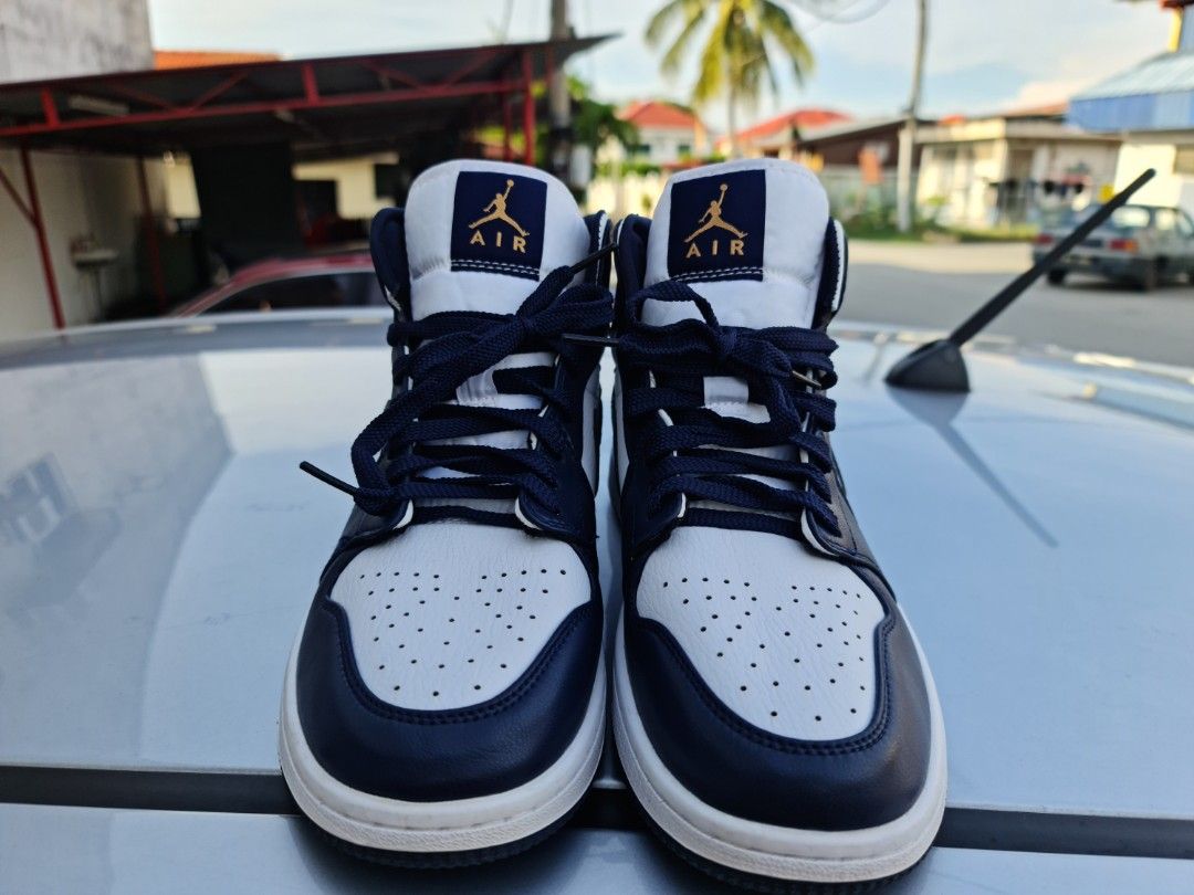 Jordan 1 mid white metallic gold obsidian online