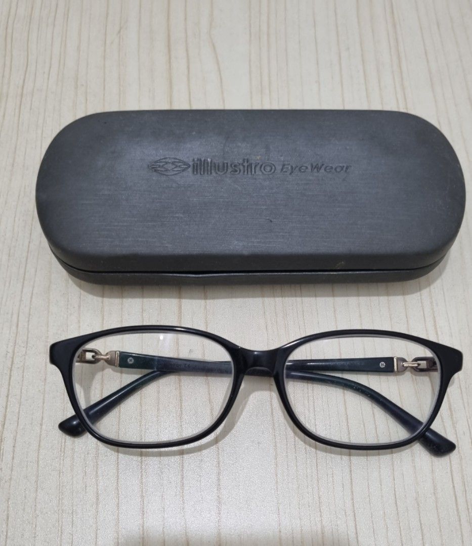 Kacamata Illustro (Optik Melawai)