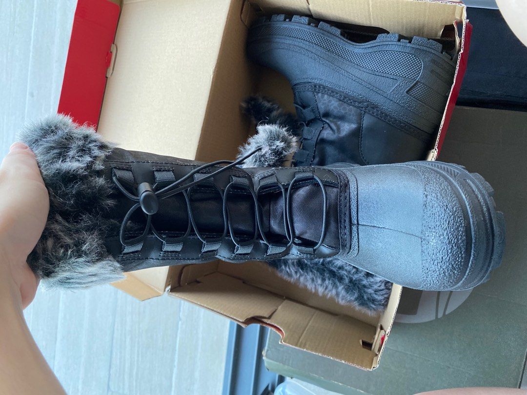 Fur lined hotsell boots womens black