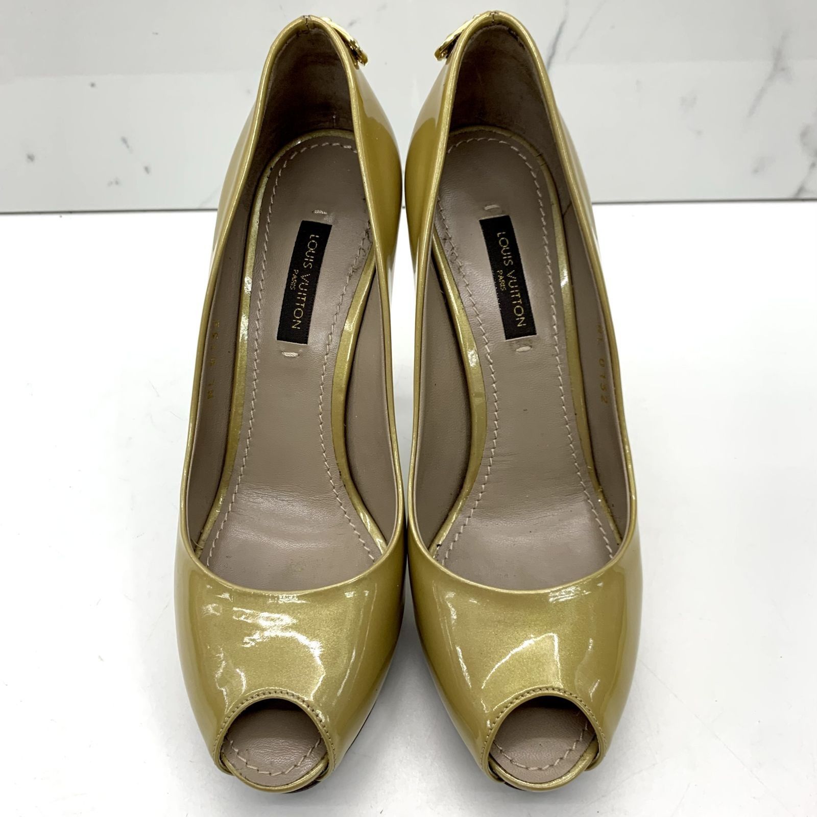 LOUIS VUITTON GOLD PATENT OPEN TOE HEELS 237020251 WE