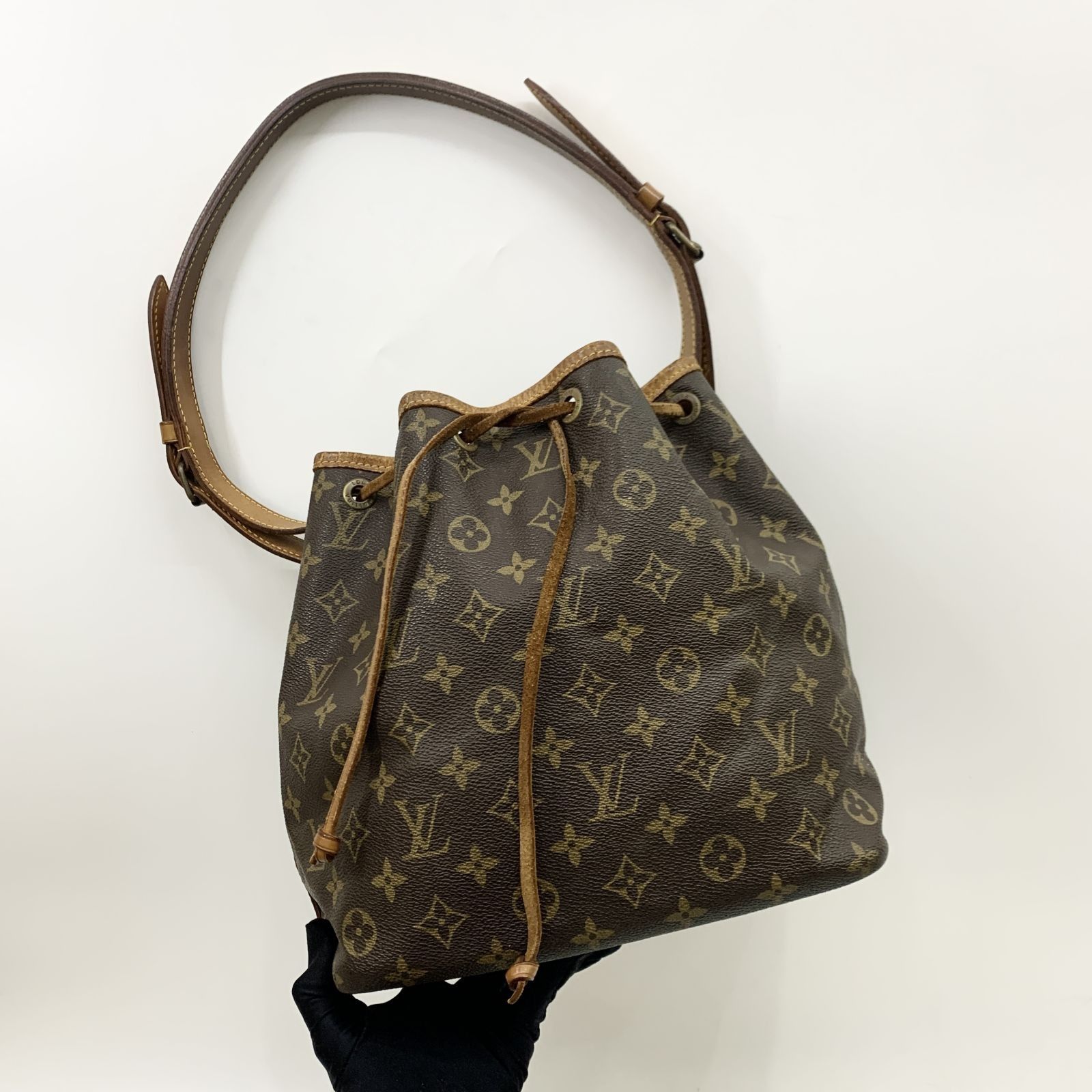 Vintage LV Petit Noe Bucket Bag Monogram, Luxury, Bags & Wallets on  Carousell