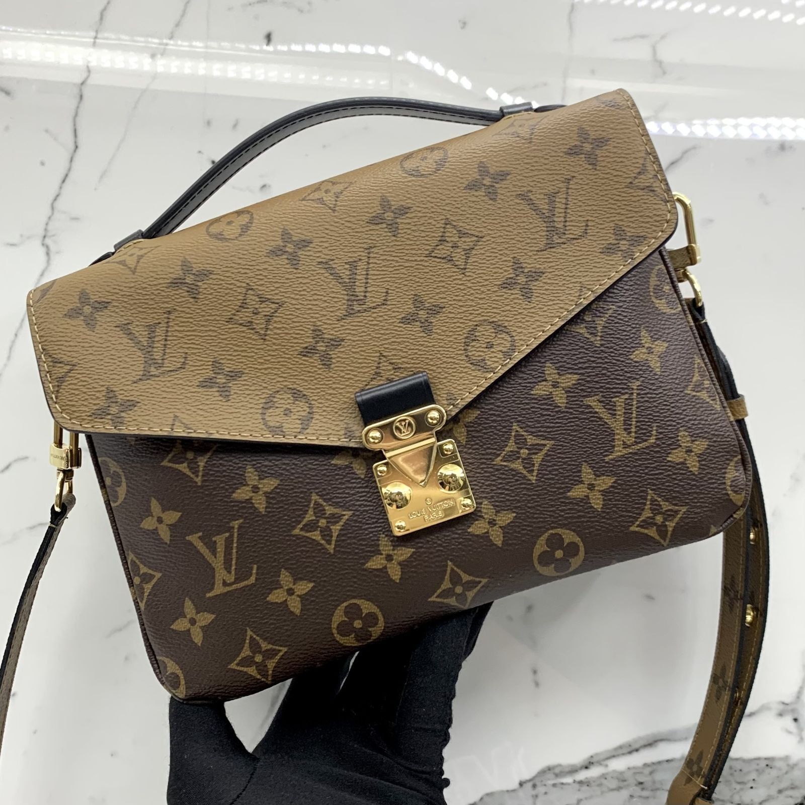 LV Louis Vuitton Monceau Pochette Metis Vintage, Luxury, Bags & Wallets on  Carousell