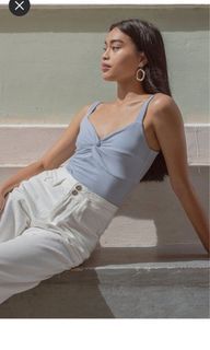 LOVET Mae Twist Knot Ribbed Top (cloud blue)