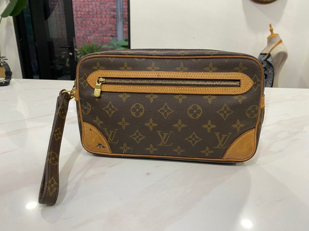 Lv hot sale clutch bag