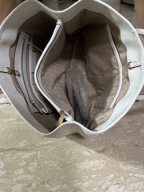 Voyager medium crossgrain leather tote bag outlet