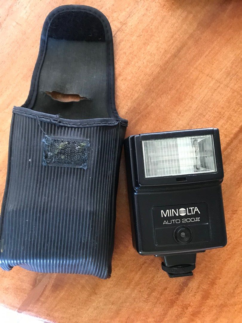 Minolta Auto 200x Flash (Category: Lens & Kits) located in Tuao. Submitted by whimsystuff (Listing ID 1242074103, Image 1). Description: I am disposing retro cameras and cam accessories of my late dad’s. Pls check my listings for more if you are a retro cam enthusiast. Pls note that all of which I am not sure if it’s in a working condition as I do not know how to use old cams. .