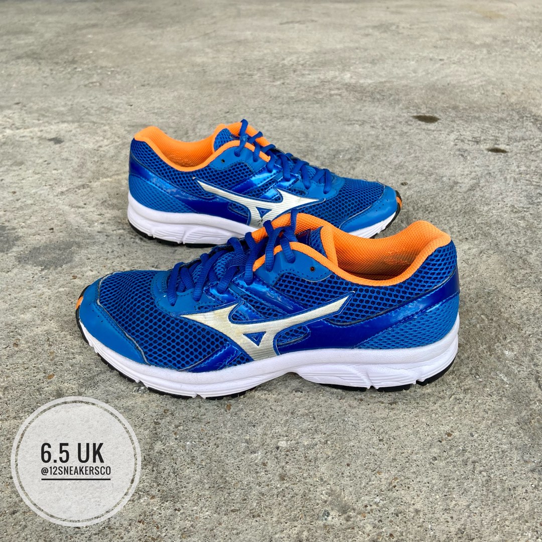 Mizuno spark running shoes review 2025