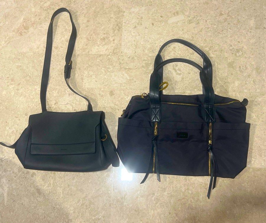 Mizzue shoulder bags black