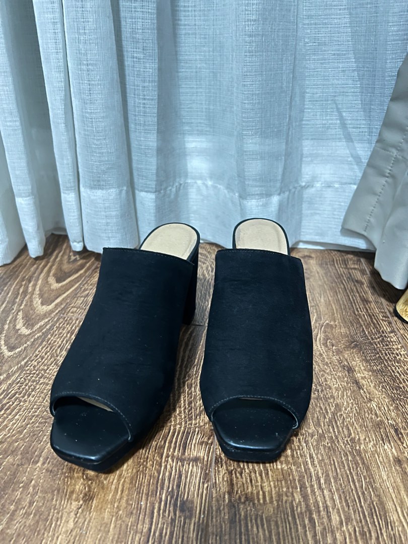 Mules shoes on Carousell