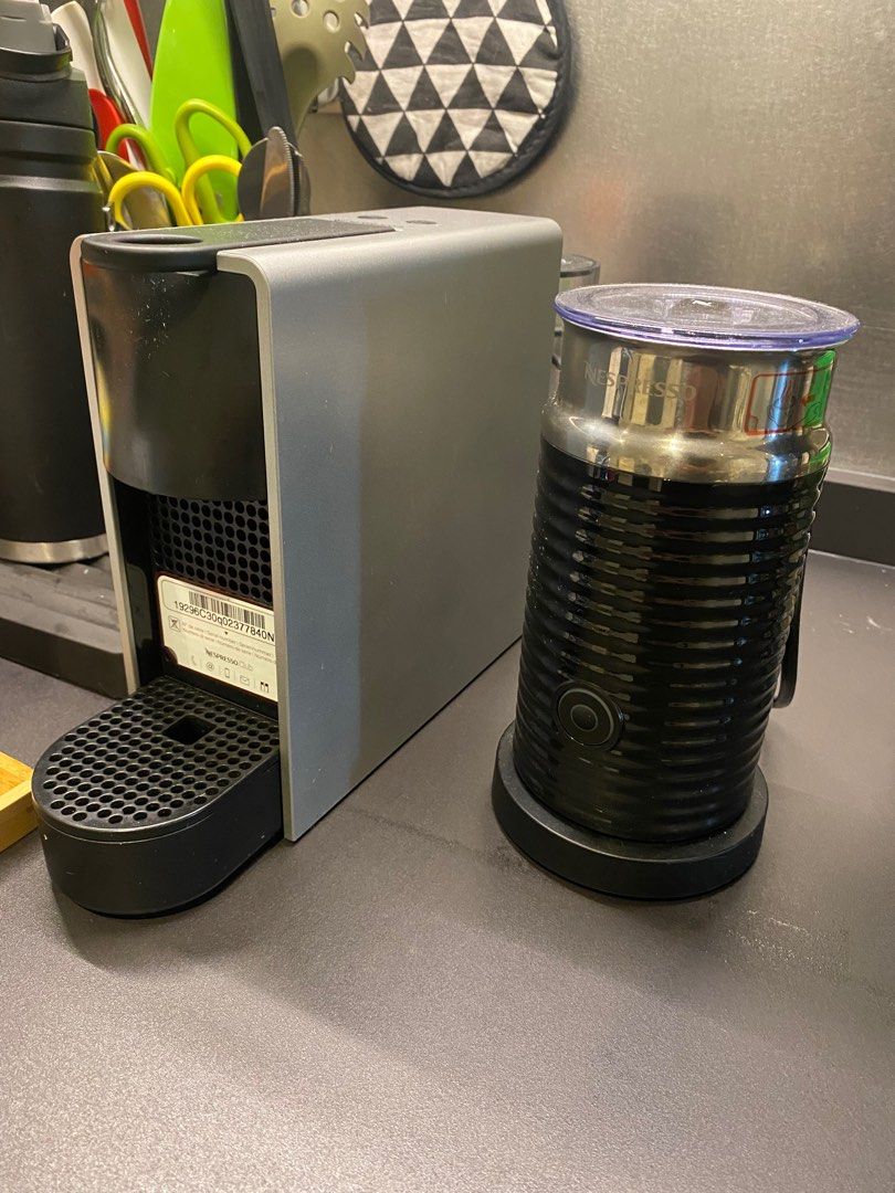 Nespresso Essenza Mini Machine + Aeroccino3 Black Milk Frother with