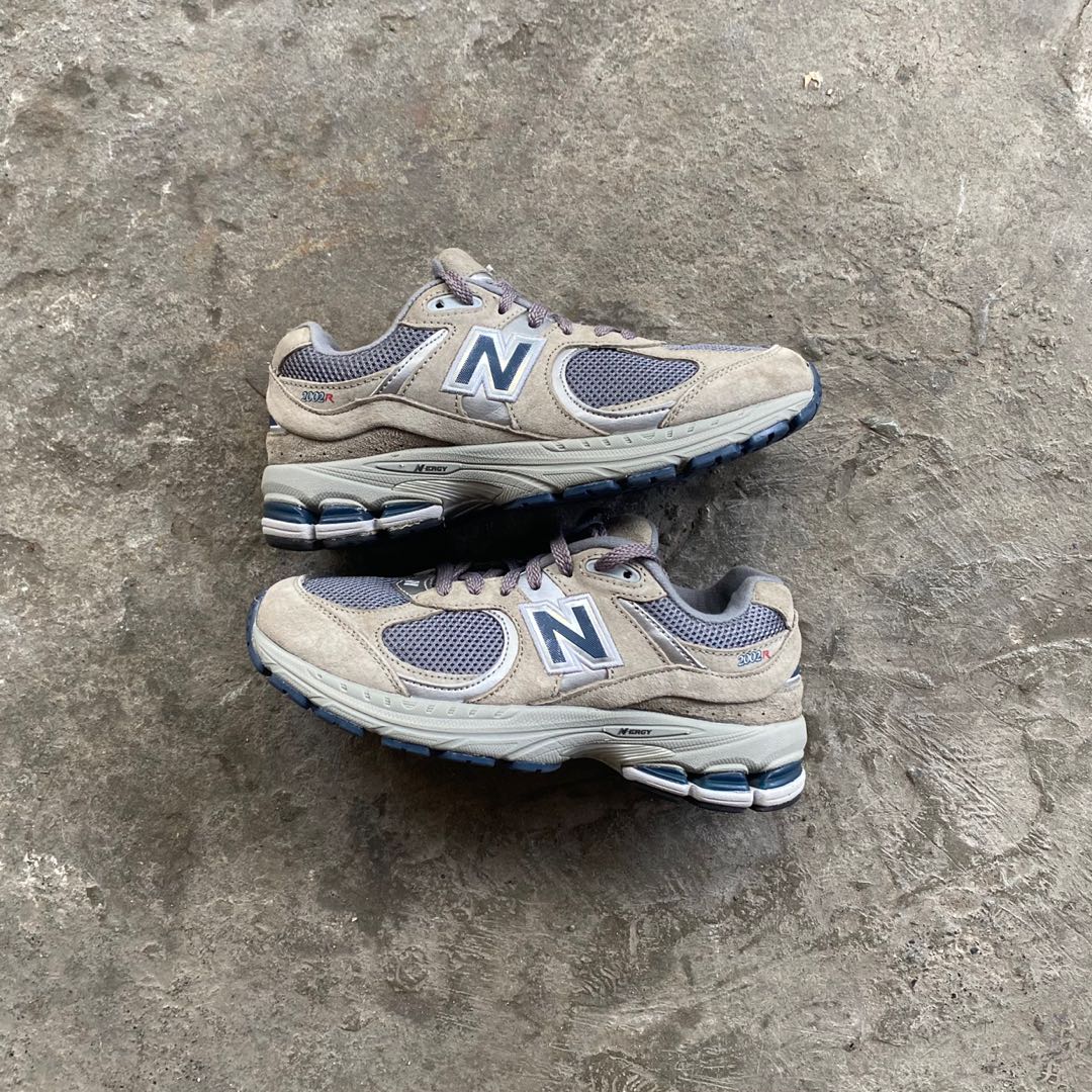 2002 new balance grey
