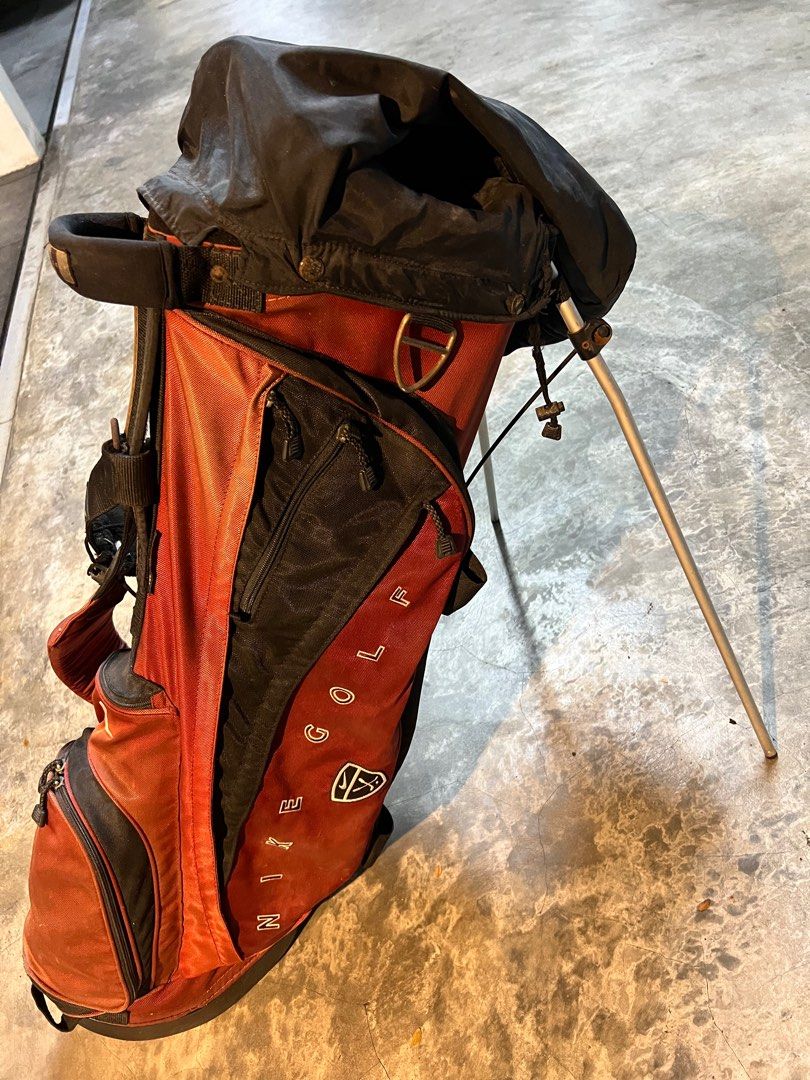 Nike Golf Bag signature red, Sports Equipment, Sports & Games, Golf on