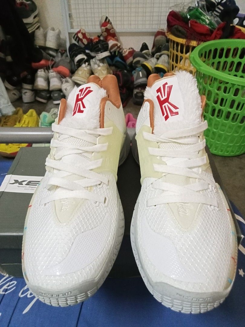 Nike kyrie best sale spongebob sandy