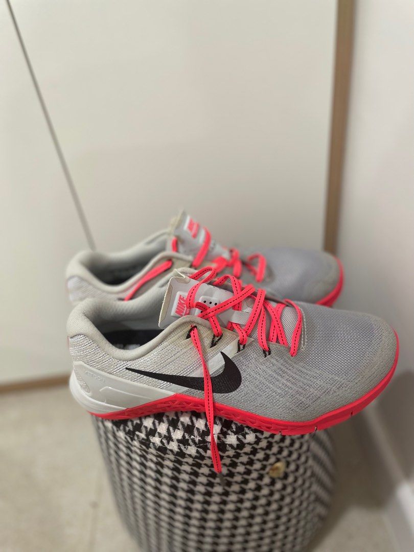 Ladies metcon discount