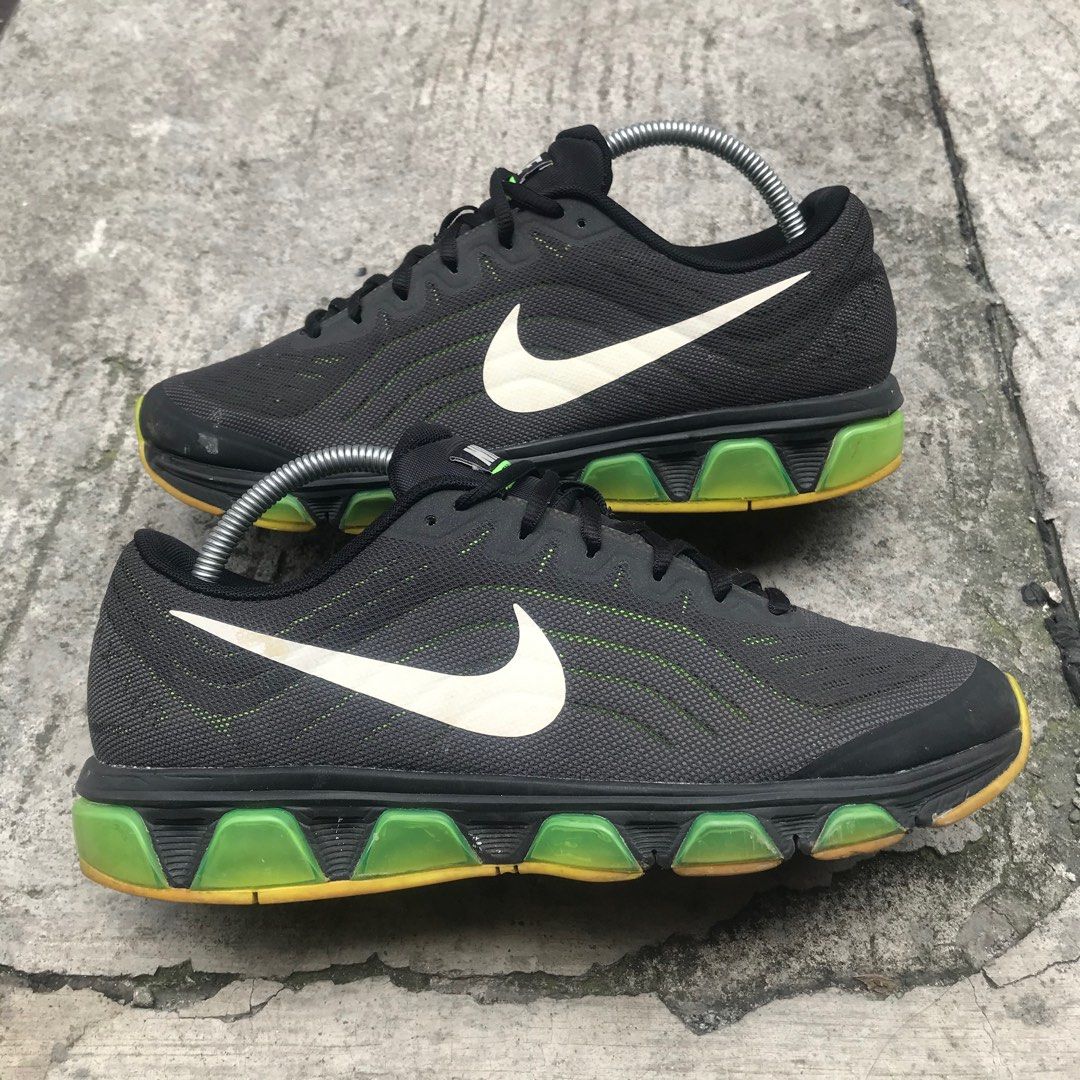 Nike tailwind 6 black clearance