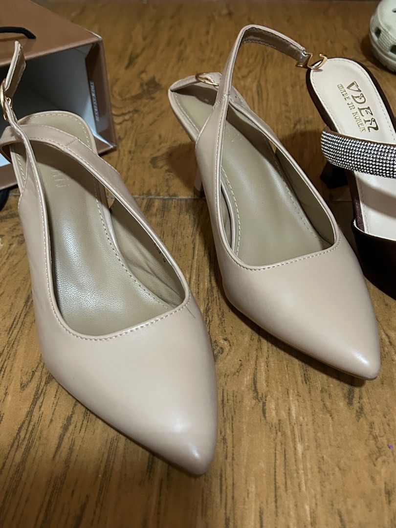 Parisian pointed heels deals