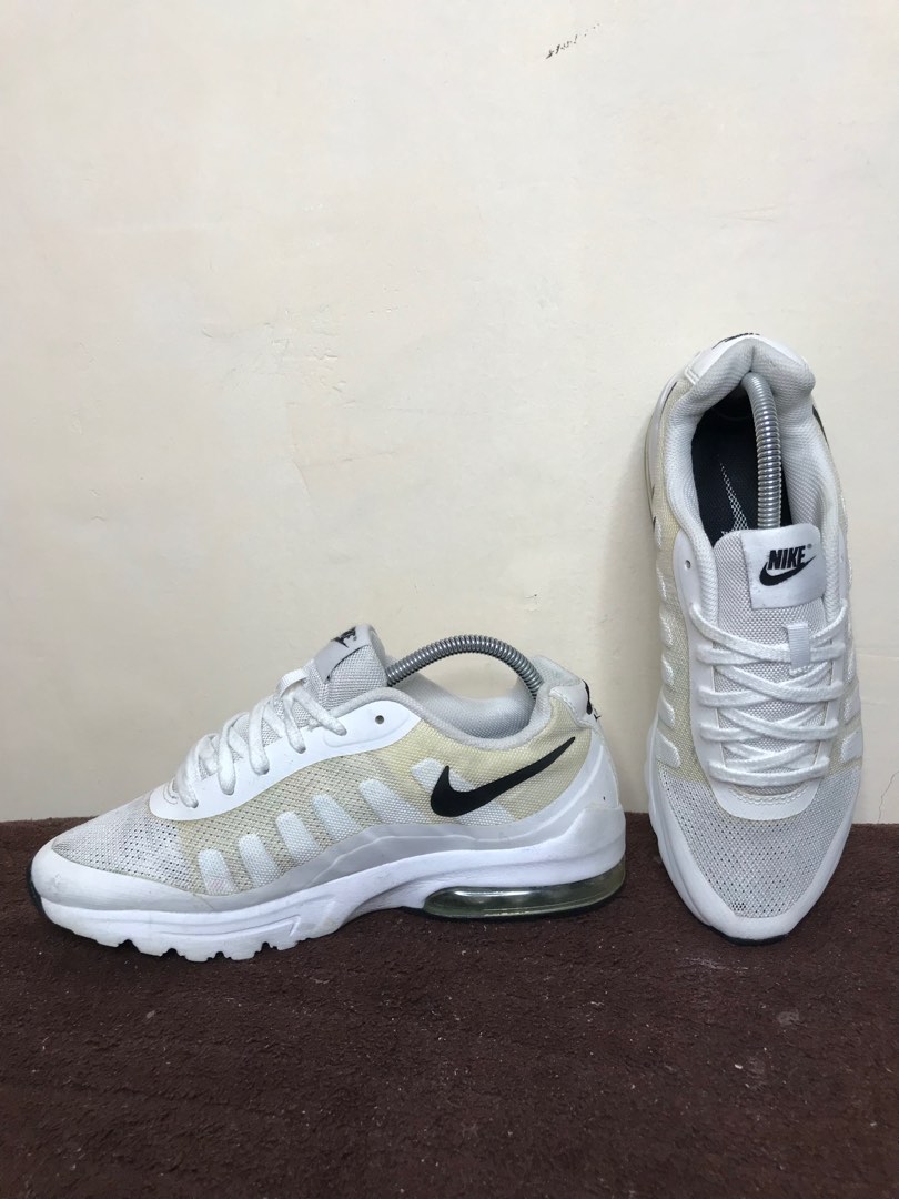 Nike air max on sale invigor size 8