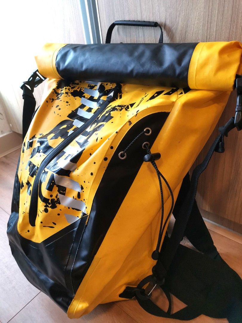 Hypergear 30l clearance backpack