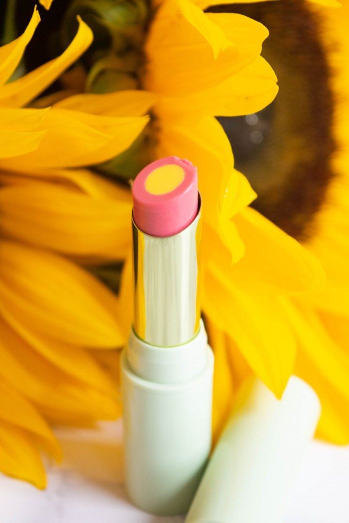 pixi vit c lip brightener Enjoy Pixi perfect lips in 2 fuss-free steps! Begin with our Vitamin-C  infused +C VIT Lip Brightener to help smooth imperfections & add a hint of  tint & subtle shine. Then, follow main image 0