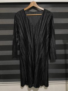 Pleats Please issey miyake - black pleats dress