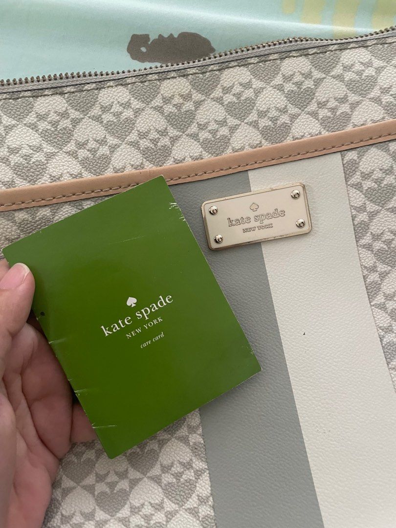 Preloved Authentic Kate Spade Sling Bag (Category: Purses & Pouches) located in San Fernando. Submitted by akcd12 (Listing ID 1241974367, Image 3). Description: For Sale Authentic Kate Spade Multicolor Coated Canvas and Leather Keisha Penn Place Crossbody Bag.