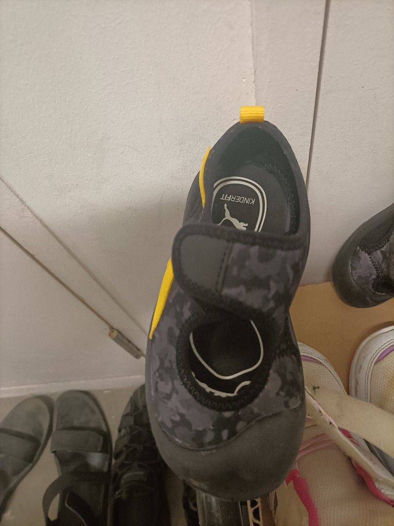 Puma on sale athletic sandals