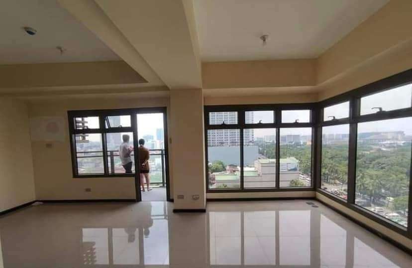 Rent to own Condo in The Radiance Manila Bay Pasay Near Moa and