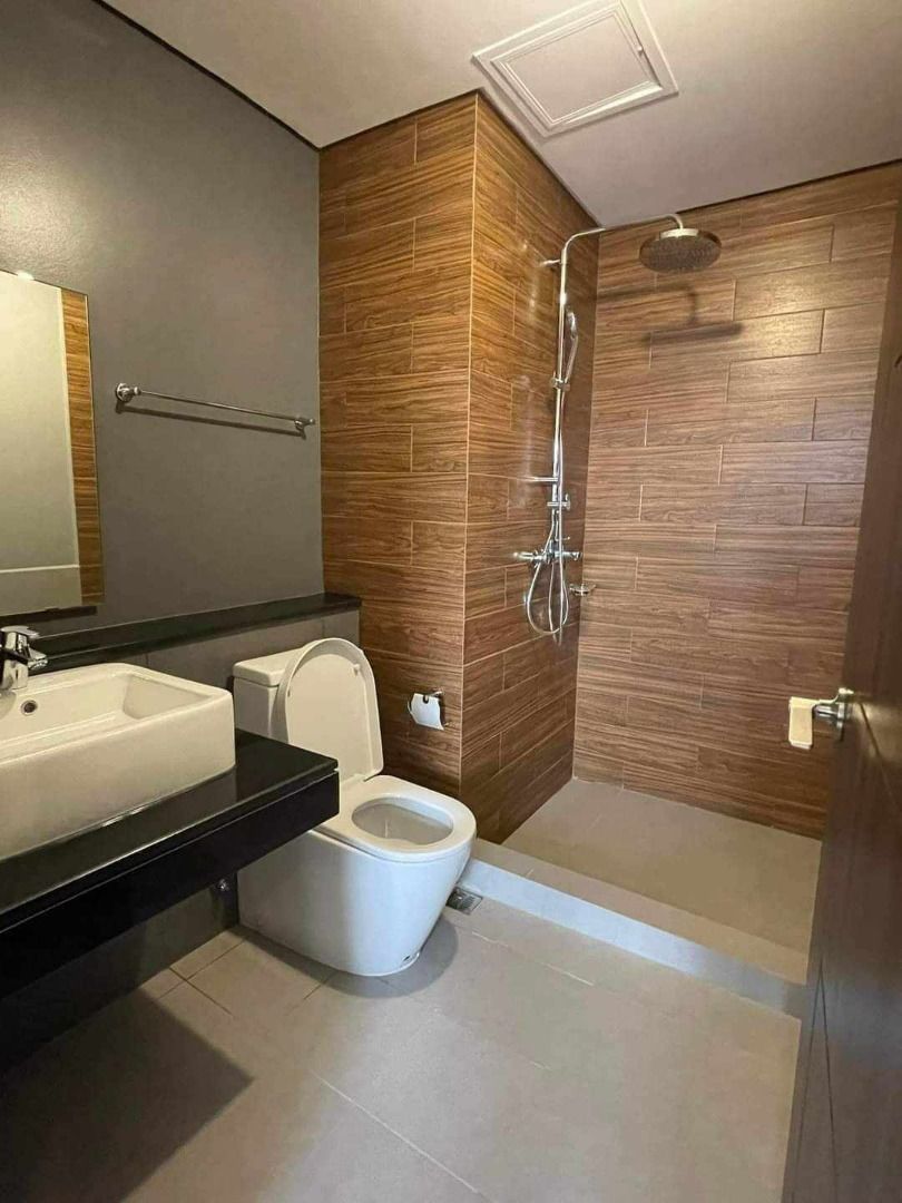 Rent to own Condo in The Radiance Manila Bay Pasay Near Moa and