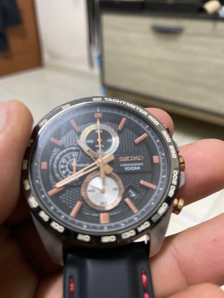 Jam outlet tangan tachymeter