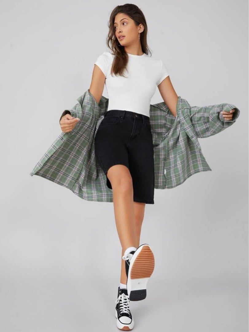 SHEIN semi crop top (BUNDLE OF TWO) Medium (Category: Blouses) located in Quezon City. Submitted by imchachi (Listing ID 1241987877, Image 3). Description: Brnach new With tag Size: MEDIUM Color: White and apricot Rfs: wrong size ordered.