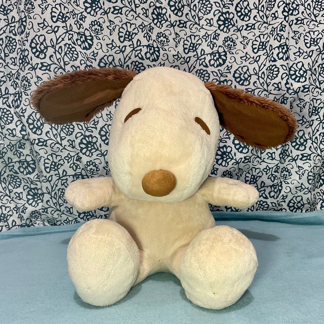 SITTING SNOOPY PLUSH WITH ARTICULATED EARS, Hobbies & Toys, Toys & Games on Carousell