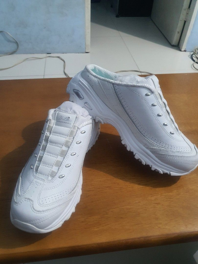 Skechers wide fit with air outlet cooled memory foam