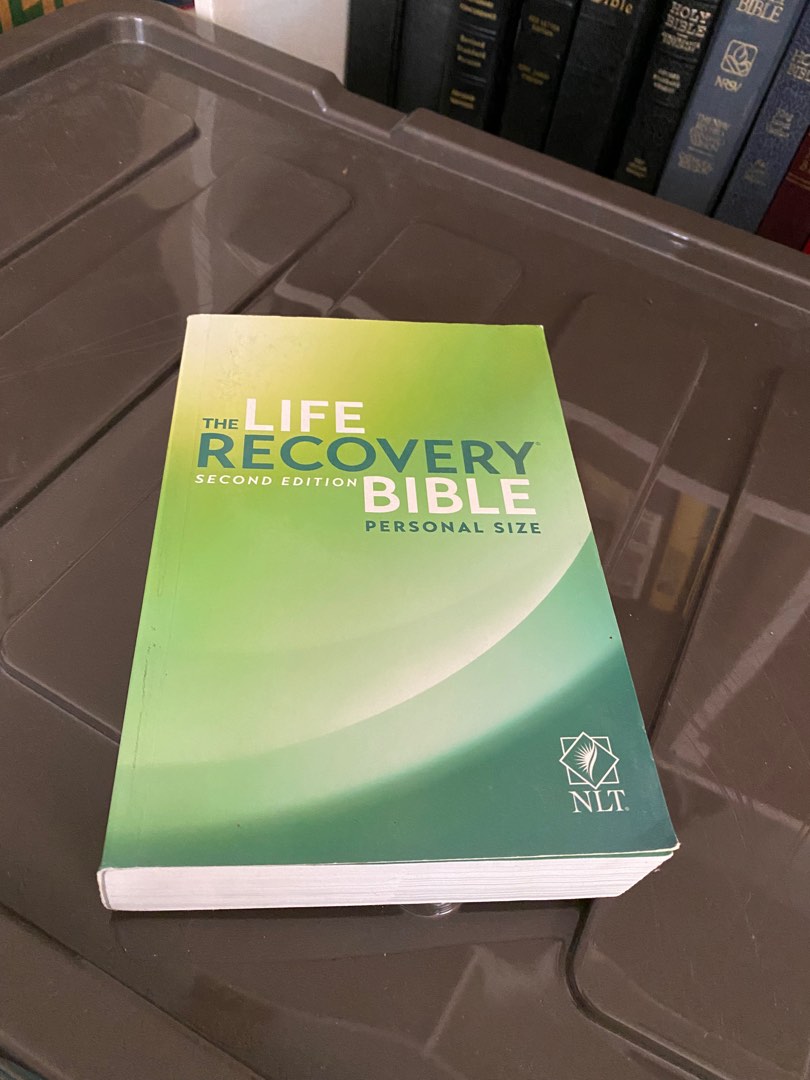 The Life Recovery Bible NLT, Hobbies & Toys, Books & Magazines