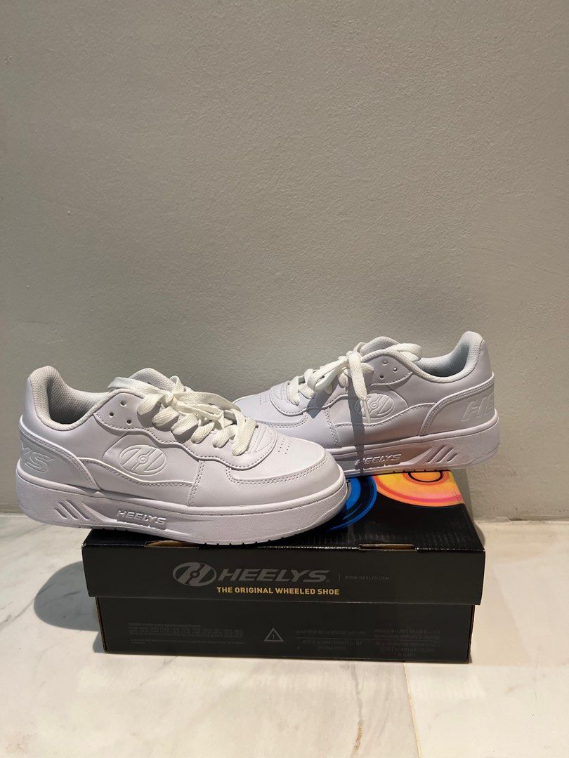 White best sale heelys shoes