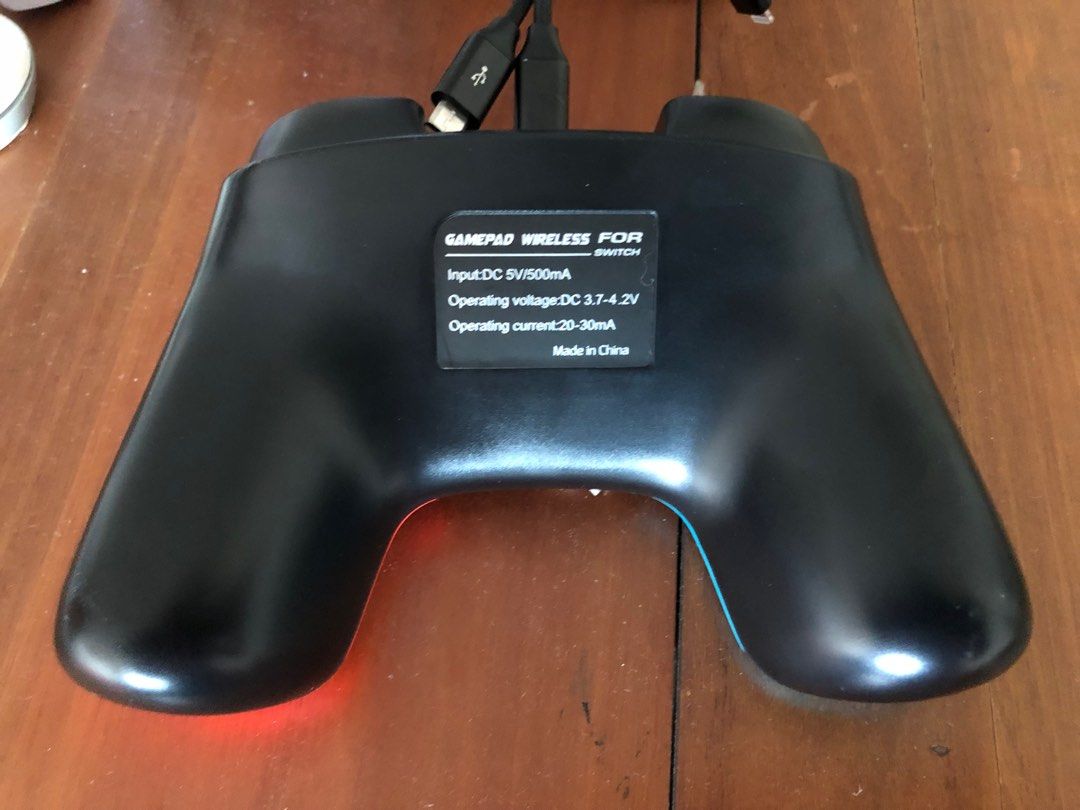 Wireless Pro Game Controller for Switch (Category: Controllers) located in Singapore. Submitted by ibentech (Listing ID 1242021941, Image 3). Description: ASIS.